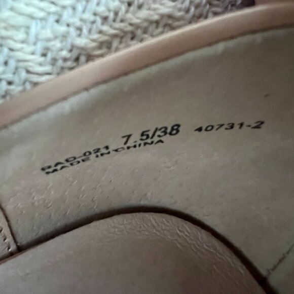 👠🤍Effortless Elegance: Chinese Laundry Nude Pumps - Size 7.5M - Picture 4 of 8